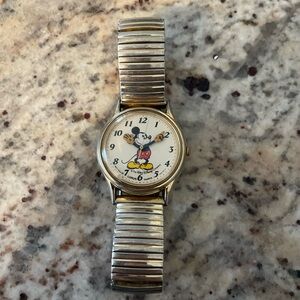 Lorus Disney Women's V515-6000 Gold Tone Mickey Mouse Bracelet Band Watch 31mm